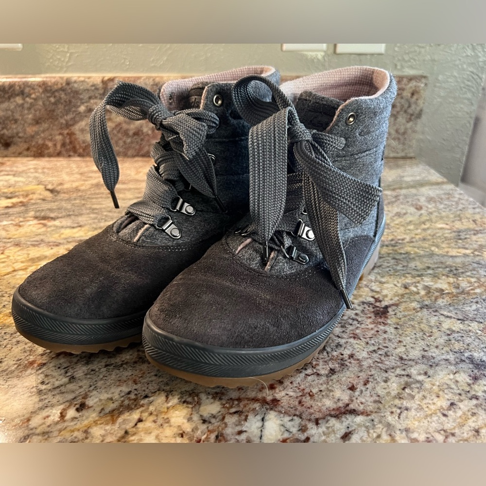 Keds Suede and Wool Lace Boot Water Proof 8